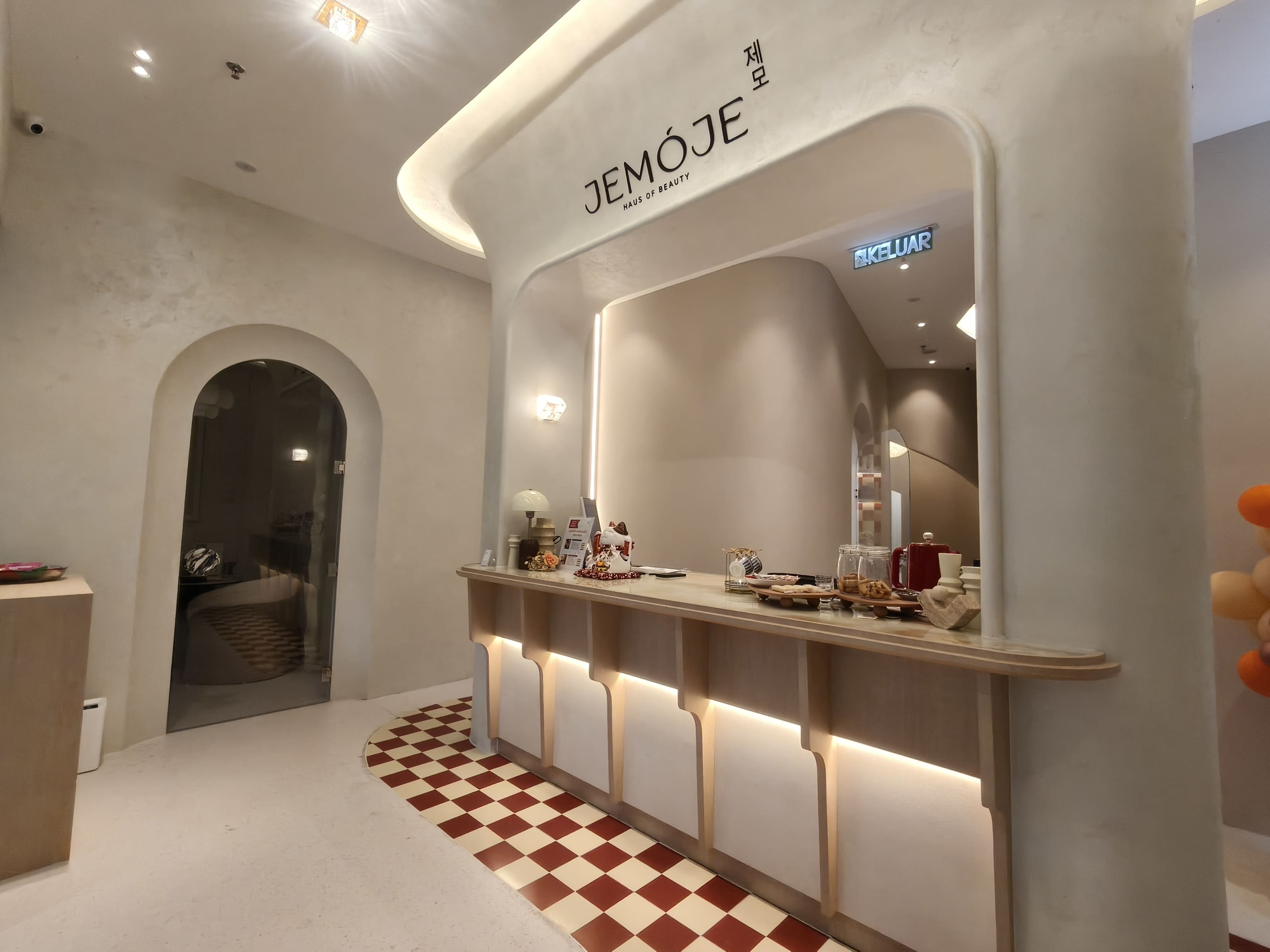 Explore JEMOJE beauty spaces by branch.
